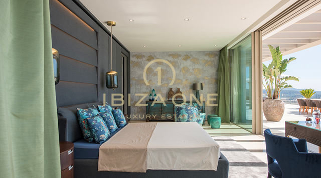 Il gioiello della corona di Ibiza: mega tenuta con vista panoramica sul mare e totale privacy in vendita a Santa Eulalia, Ibiza.