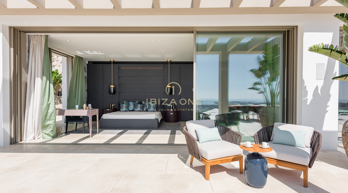 Joyau d'Ibiza – Propriété de prestige avec vue panoramique sur la mer et intimité totale à Santa Eulalia, Ibiza