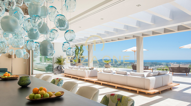 Il gioiello della corona di Ibiza: mega tenuta con vista panoramica sul mare e totale privacy in vendita a Santa Eulalia, Ibiza.