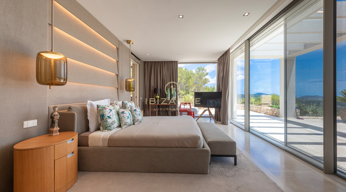 Joyau d'Ibiza – Propriété de prestige avec vue panoramique sur la mer et intimité totale à Santa Eulalia, Ibiza