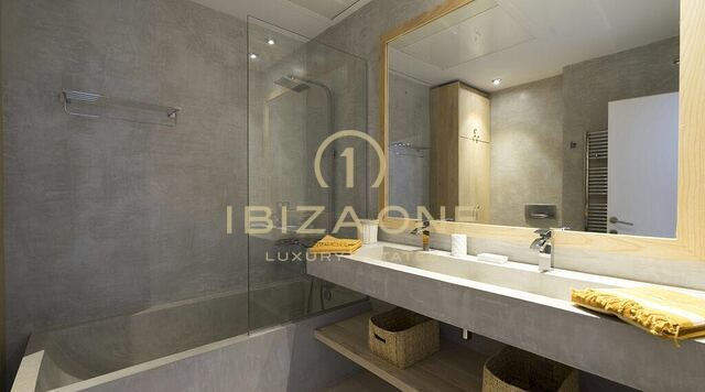 Apartment in erster Meereslinie mit privatem Meerzugang zu vermieten, Ibiza