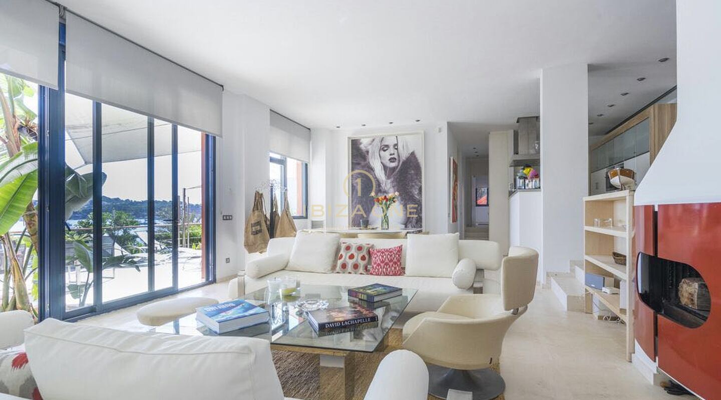 Apartamento en primera línea con acceso privado al mar en alquiler, Ibiza