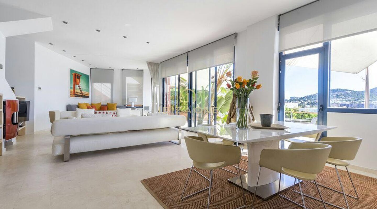 Apartment in erster Meereslinie mit privatem Meerzugang zu vermieten, Ibiza
