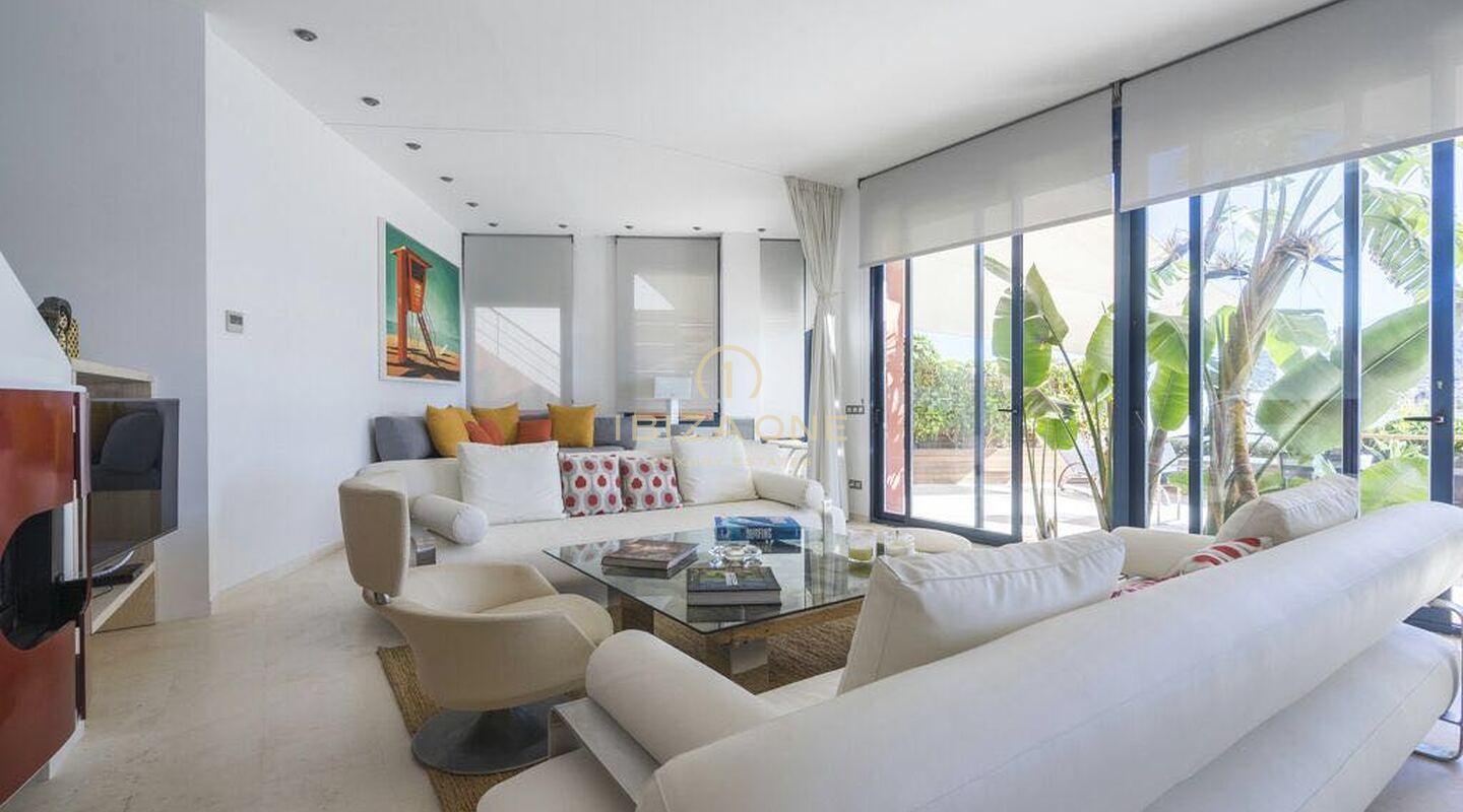 First line apartment with private sea access for rent, Ibiza