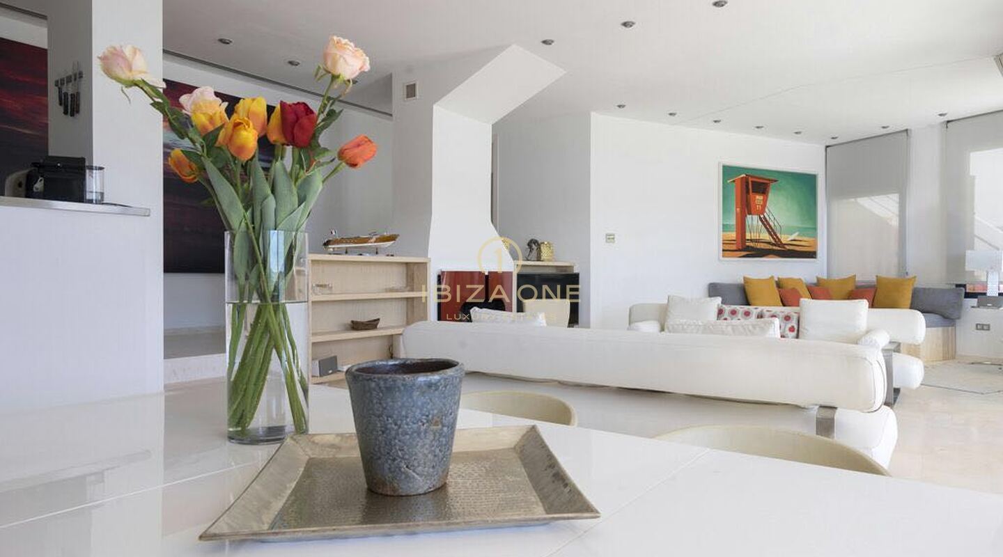 First line apartment with private sea access for rent, Ibiza