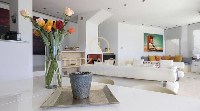 First line apartment with private sea access for rent, Ibiza