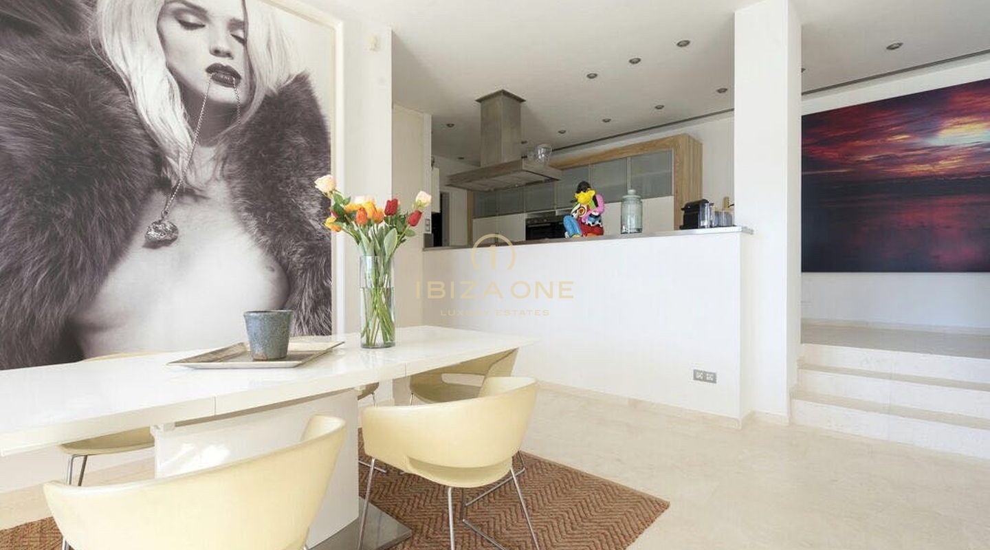 Appartement en première ligne avec accès privé à la mer à louer, Ibiza