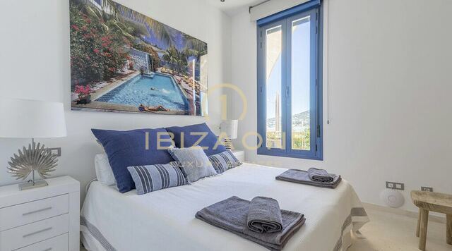 Apartamento en primera línea con acceso privado al mar en alquiler, Ibiza