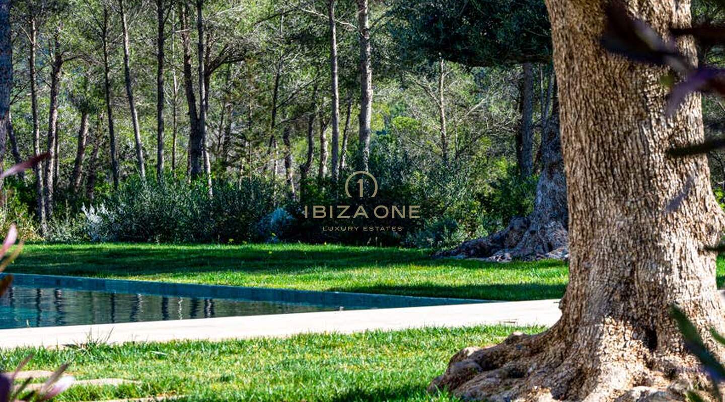 Privileged luxury finca for sale
