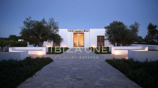Amazing Luxury Blakstad Property for sale