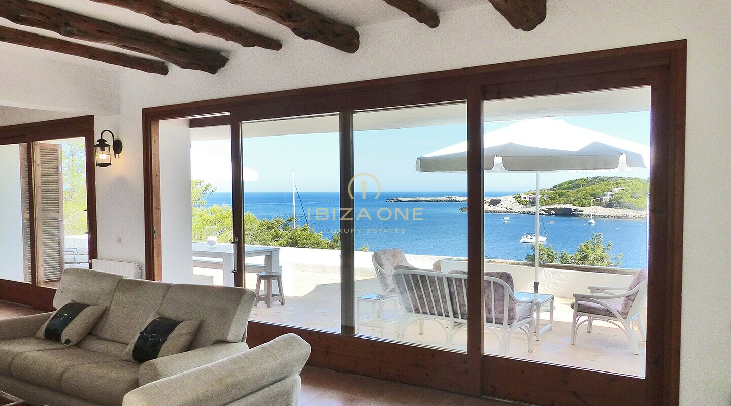 Propiedad en primera línea de mar con acceso directo al mar en venta