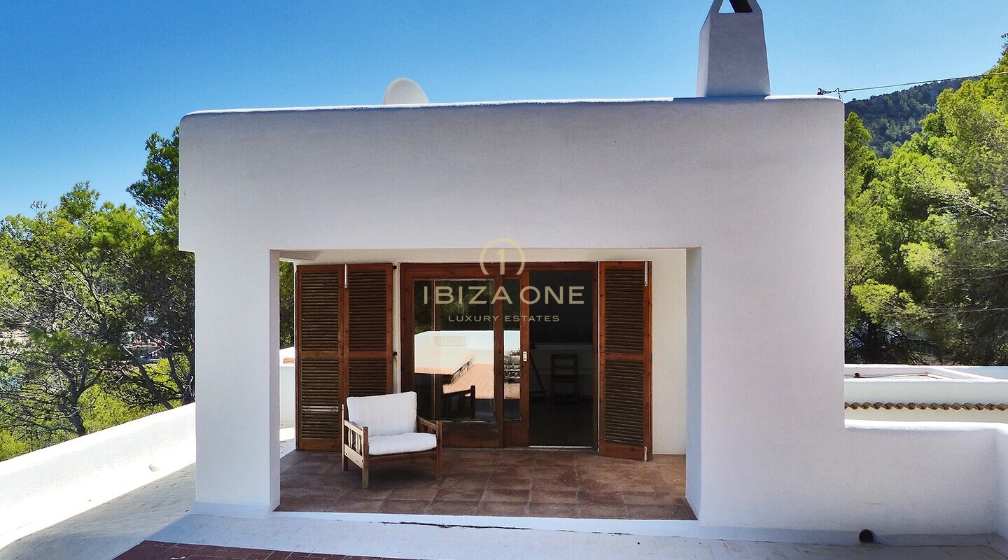 First sea line property with direct sea access for sale