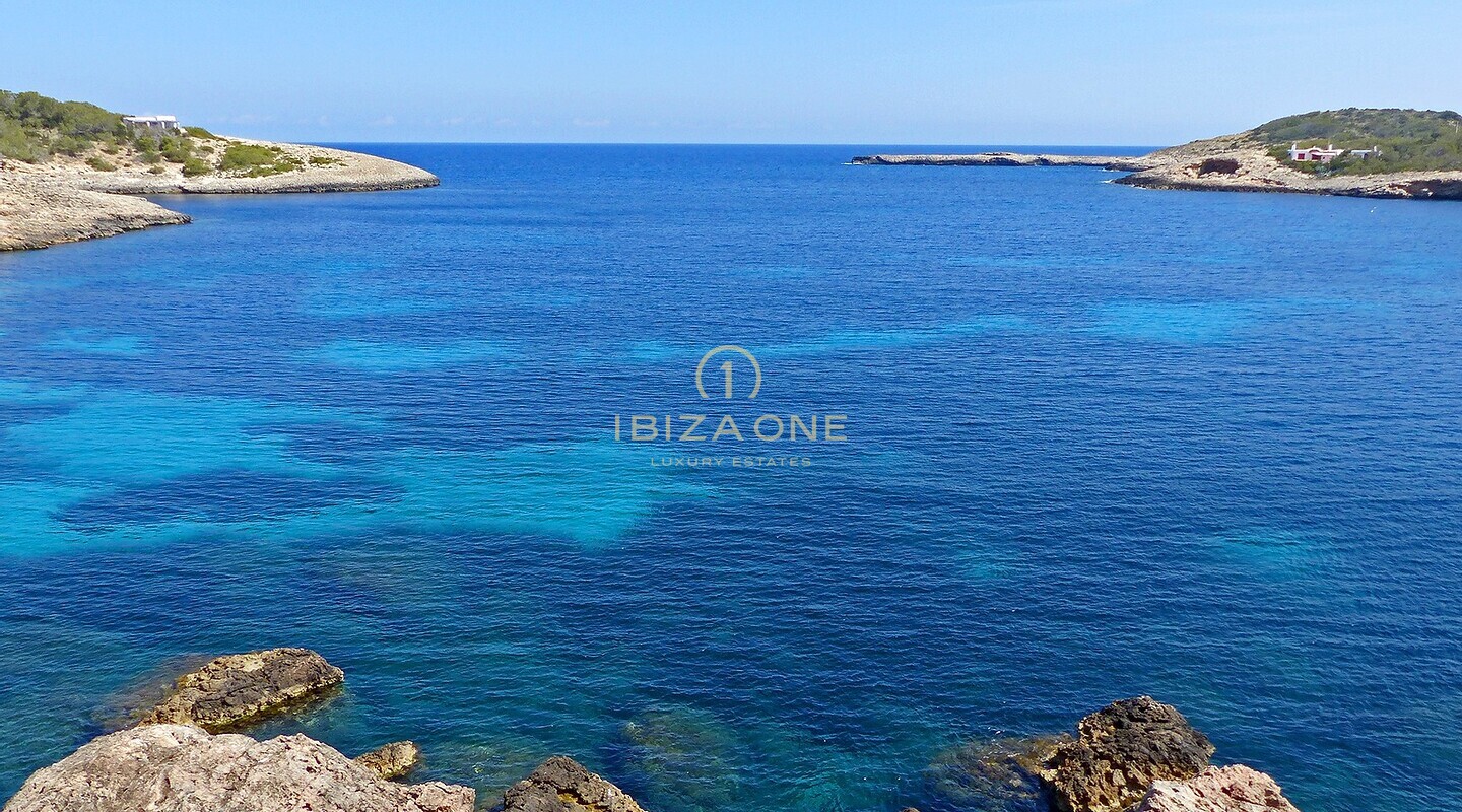 First sea line property with direct sea access for sale
