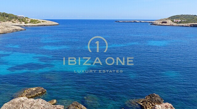 First sea line property with direct sea access for sale