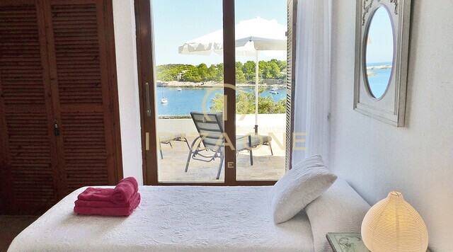 Propriété en première ligne de mer avec accès direct à la mer à vendre