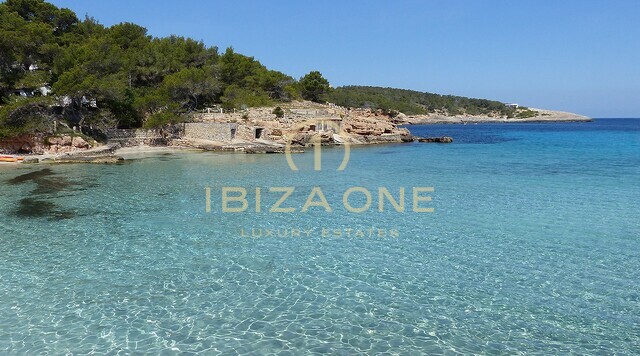 First sea line property with direct sea access for sale