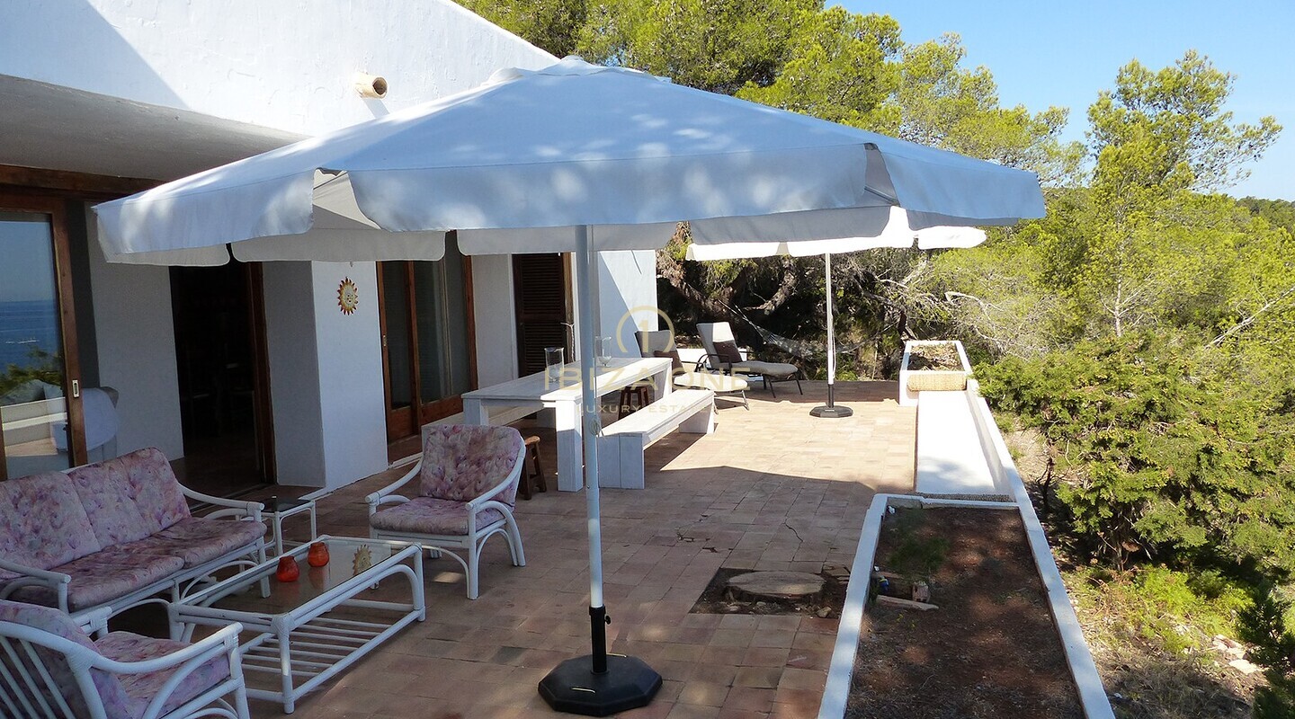 First sea line property with direct sea access for sale