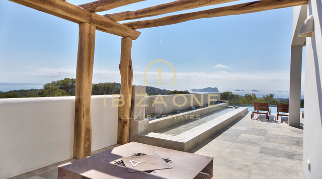 Hermosa villa Blakstad con vistas al mar en venta