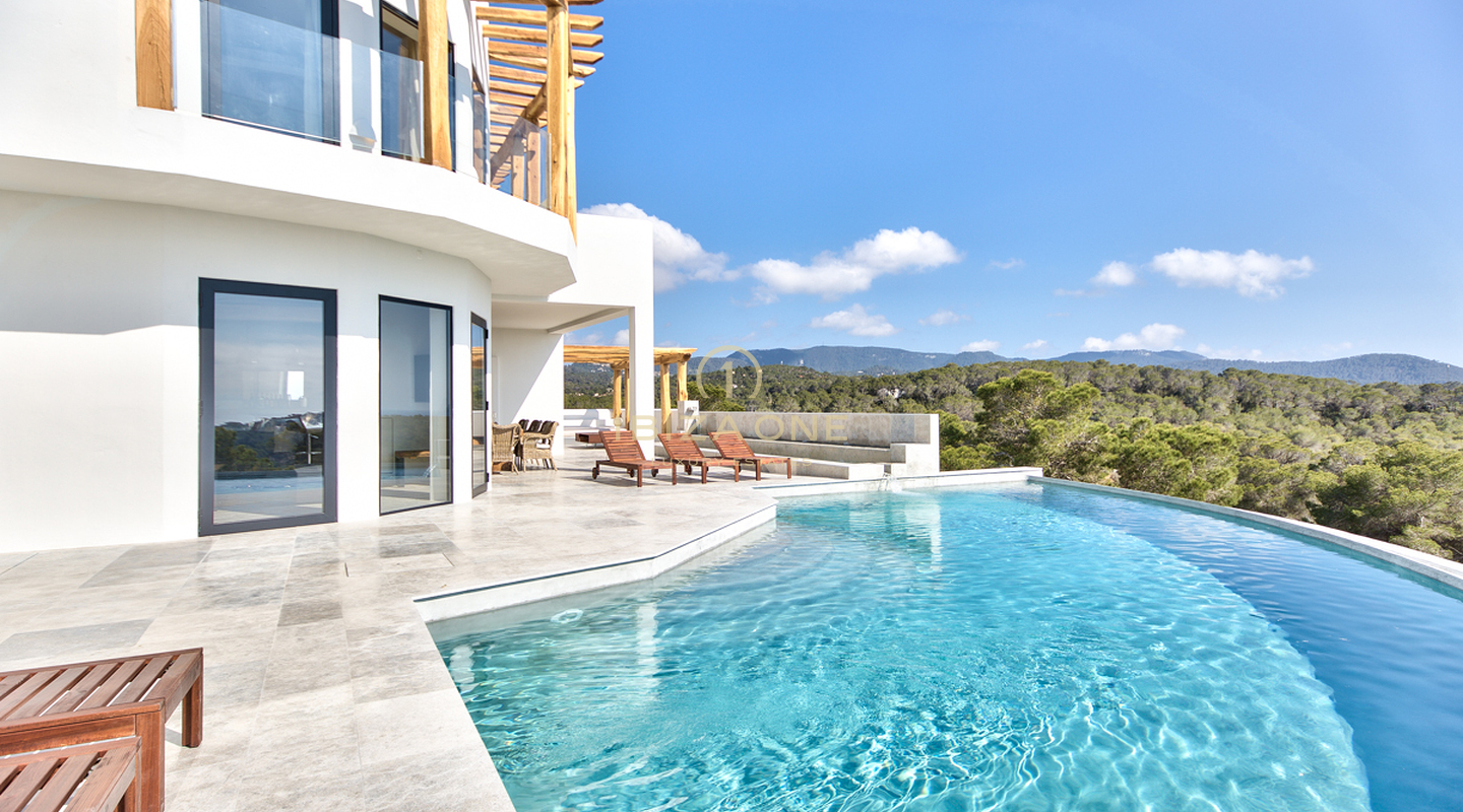 Hermosa villa Blakstad con vistas al mar en venta