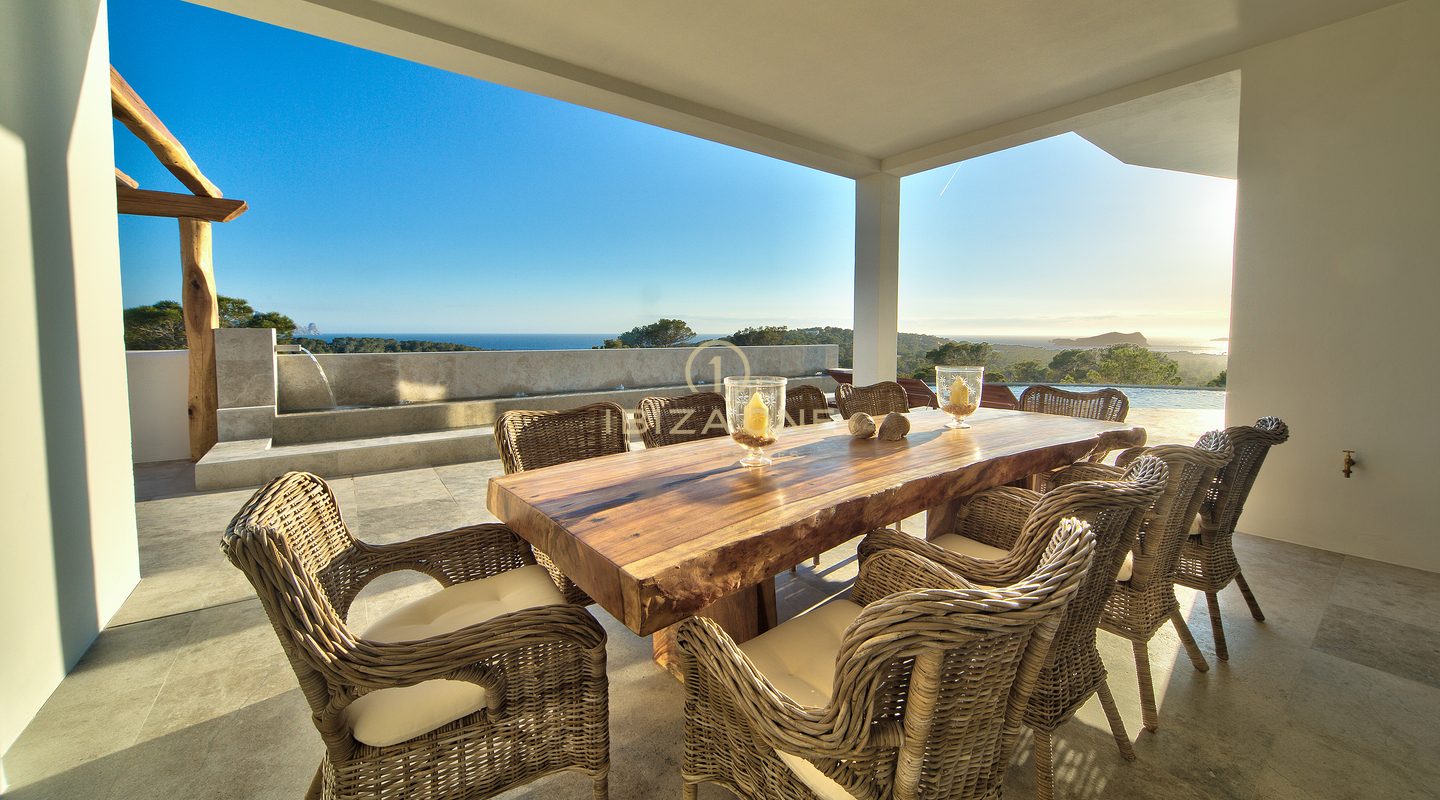 Hermosa villa Blakstad con vistas al mar en venta