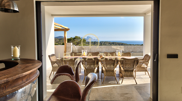 Hermosa villa Blakstad con vistas al mar en venta