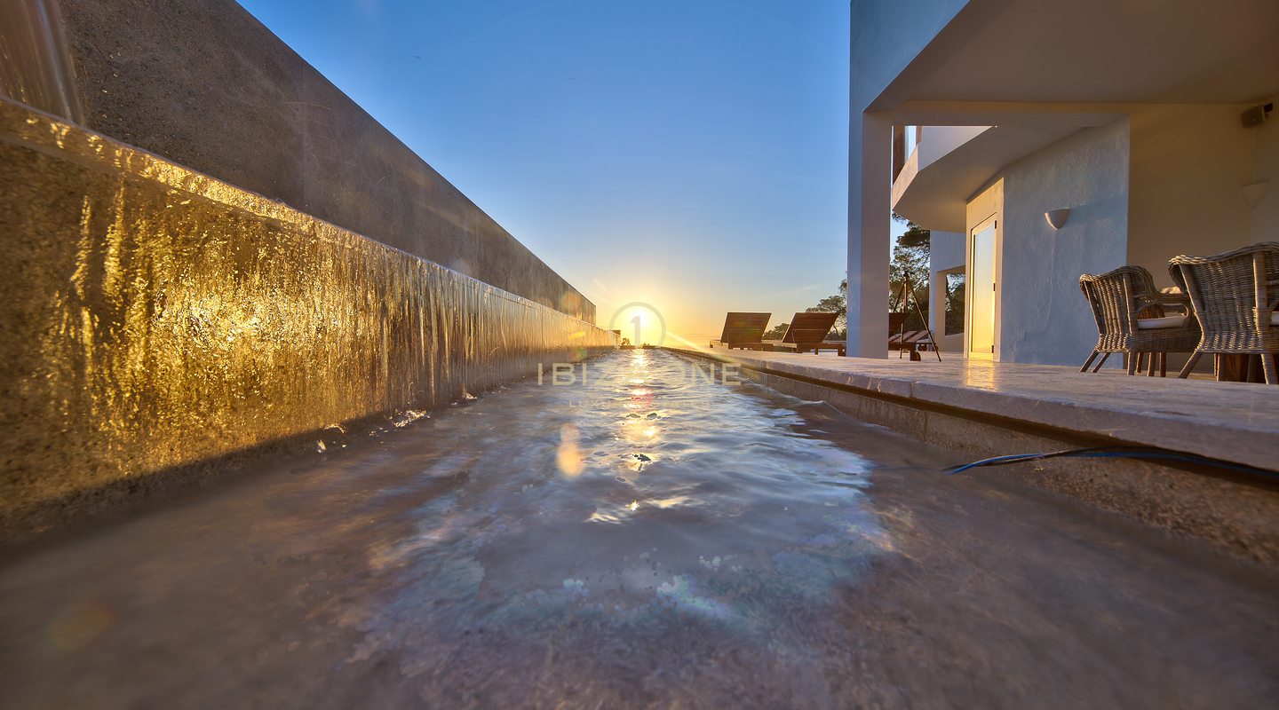 Hermosa villa Blakstad con vistas al mar en venta
