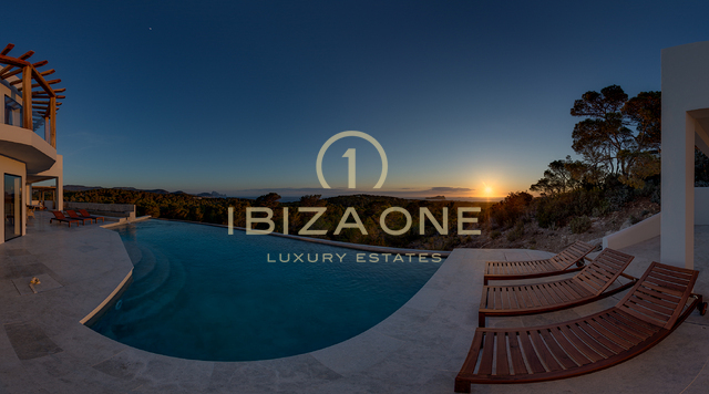 Hermosa villa Blakstad con vistas al mar en venta