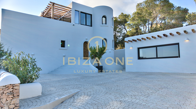 Hermosa villa Blakstad con vistas al mar en venta