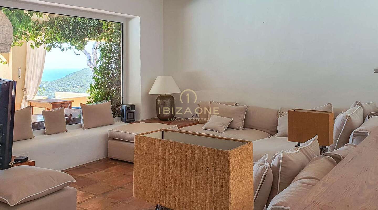 Moroccan country style villa with views of the sea and Dalt Vila for sale