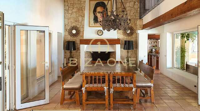 Villa in stile country marocchino con vista sul mare e Dalt Vila in vendita