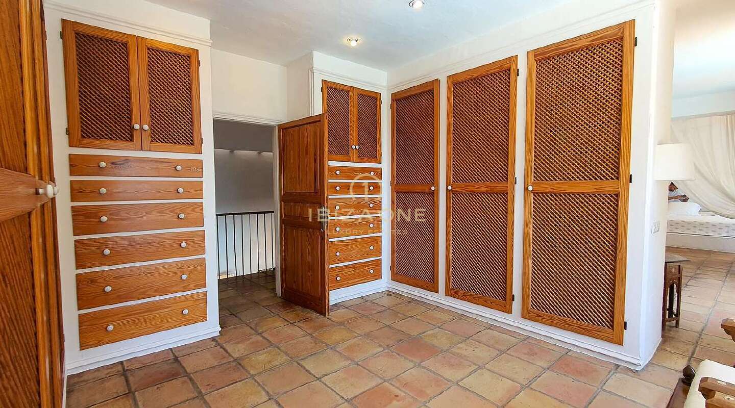 Moroccan country style villa with views of the sea and Dalt Vila for sale