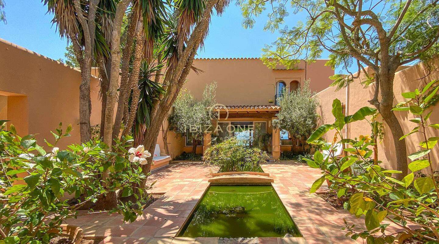 Moroccan country style villa with views of the sea and Dalt Vila for sale