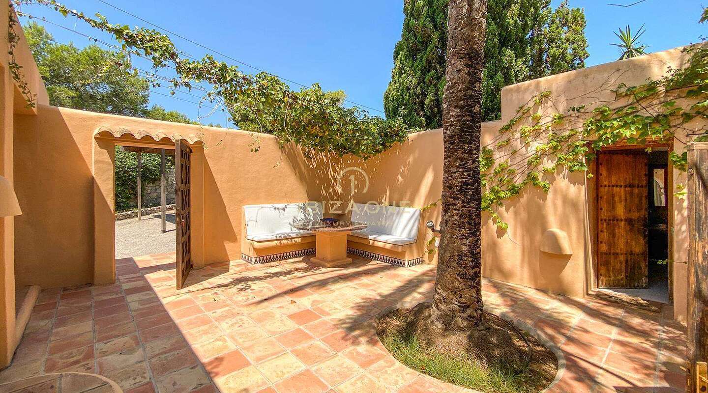 Villa in stile country marocchino con vista sul mare e Dalt Vila in vendita