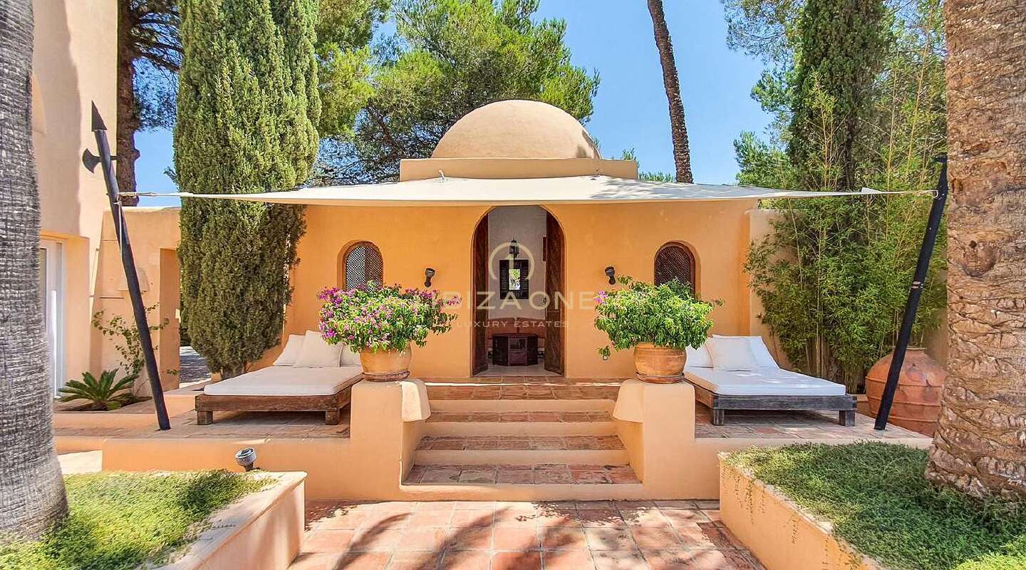Villa in stile country marocchino con vista sul mare e Dalt Vila in vendita