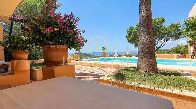 Moroccan country style villa with views of the sea and Dalt Vila for sale