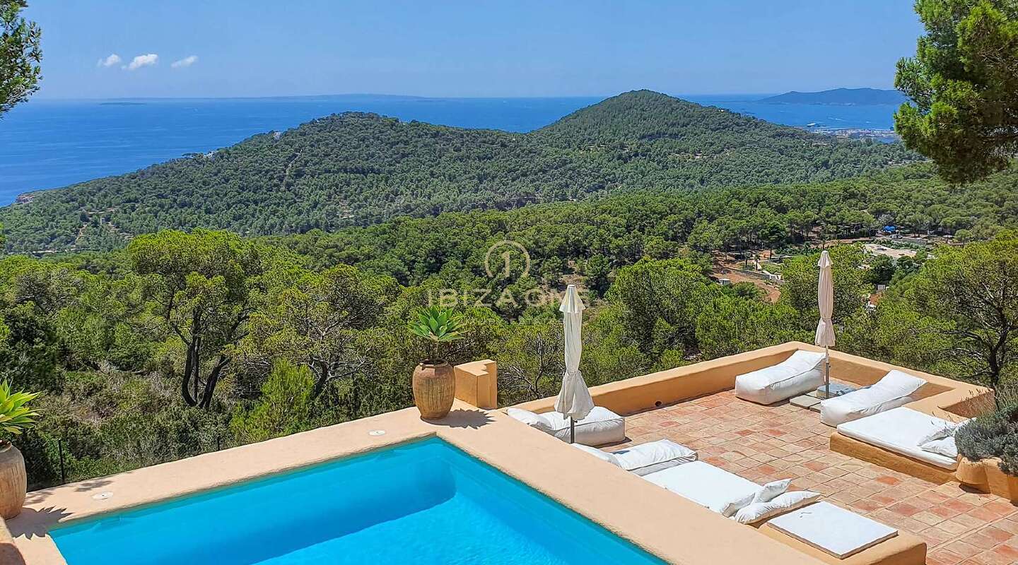 Moroccan country style villa with views of the sea and Dalt Vila for sale