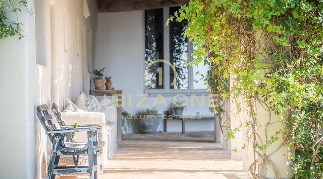 Blakstad Villa unique et artistique avec 180 vues incroyables sur la mer et maison d'hôtes à vendre