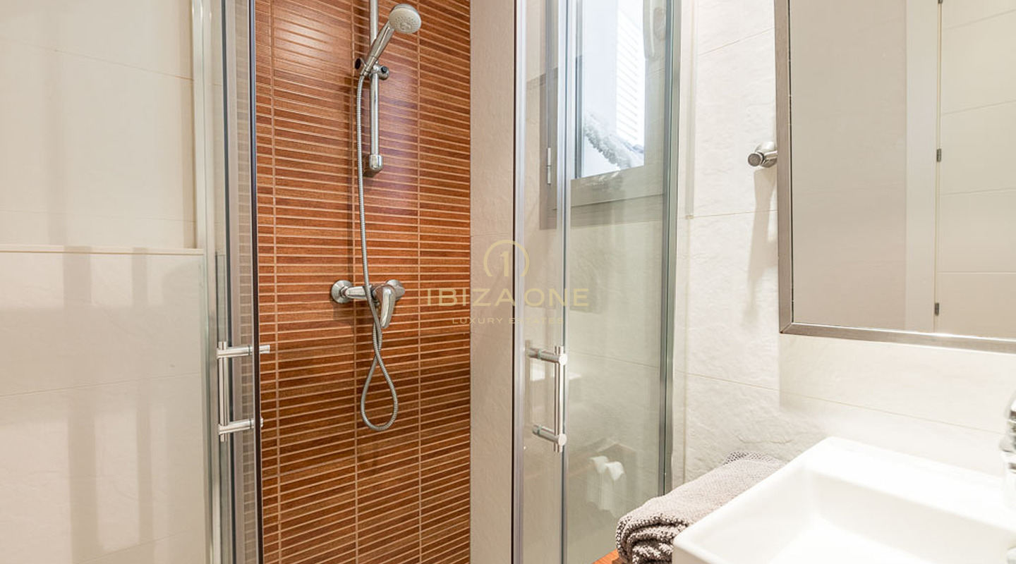 Centraal gelegen penthouse in topconditie te koop