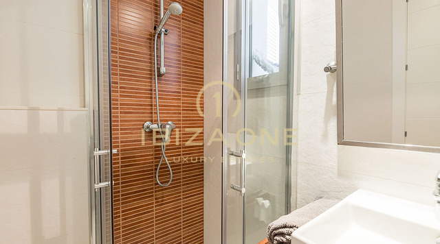 Centraal gelegen penthouse in topconditie te koop