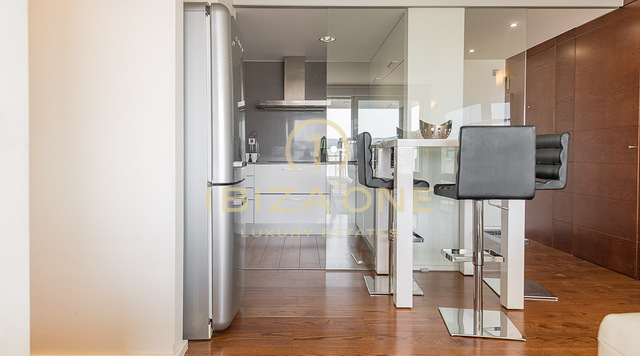 Centraal gelegen penthouse in topconditie te koop
