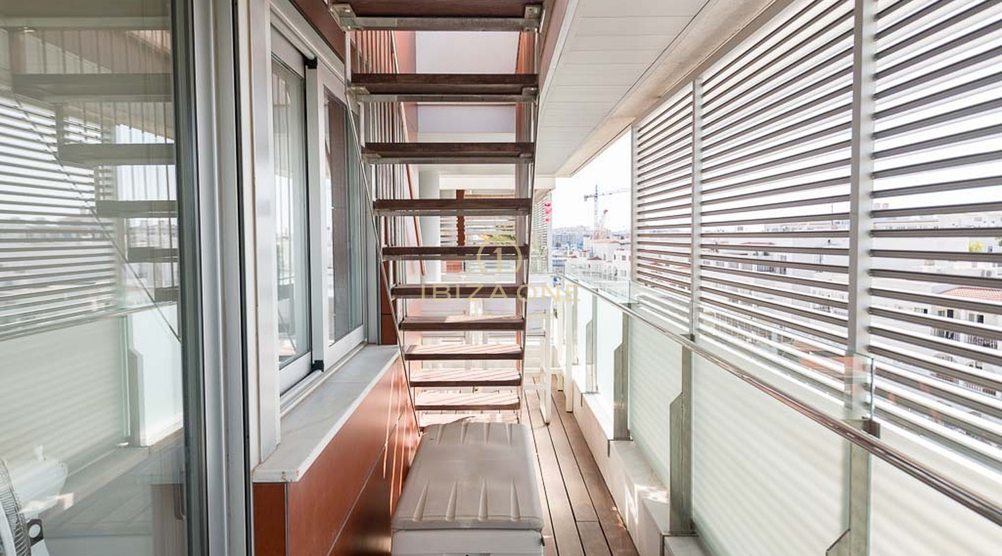 Centraal gelegen penthouse in topconditie te koop