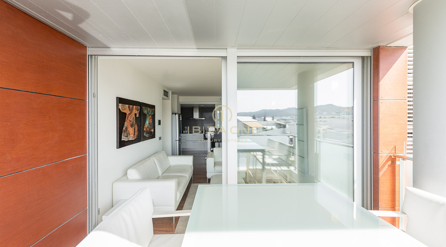 Centraal gelegen penthouse in topconditie te koop