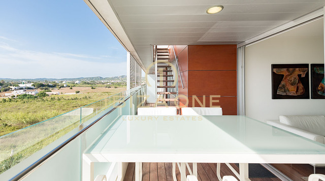 Centraal gelegen penthouse in topconditie te koop