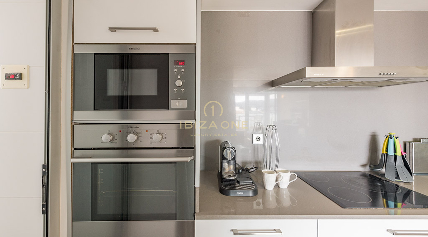 Centraal gelegen penthouse in topconditie te koop