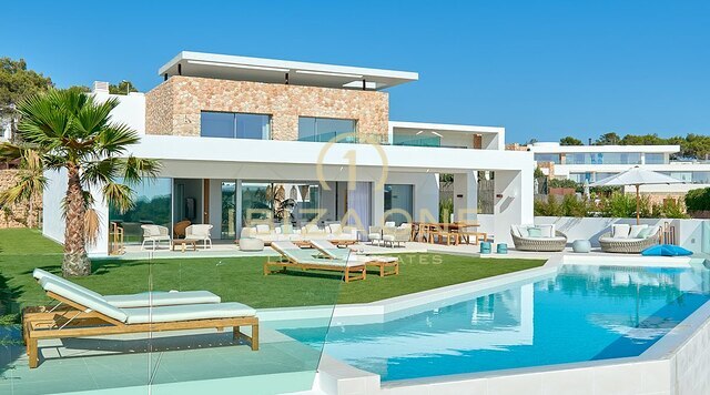Moderne, nieuw gebouwde luxe villa met ongelooflijk uitzicht op de zonsondergang en de zee in een privé-urbanisatie te koop, Ibiza