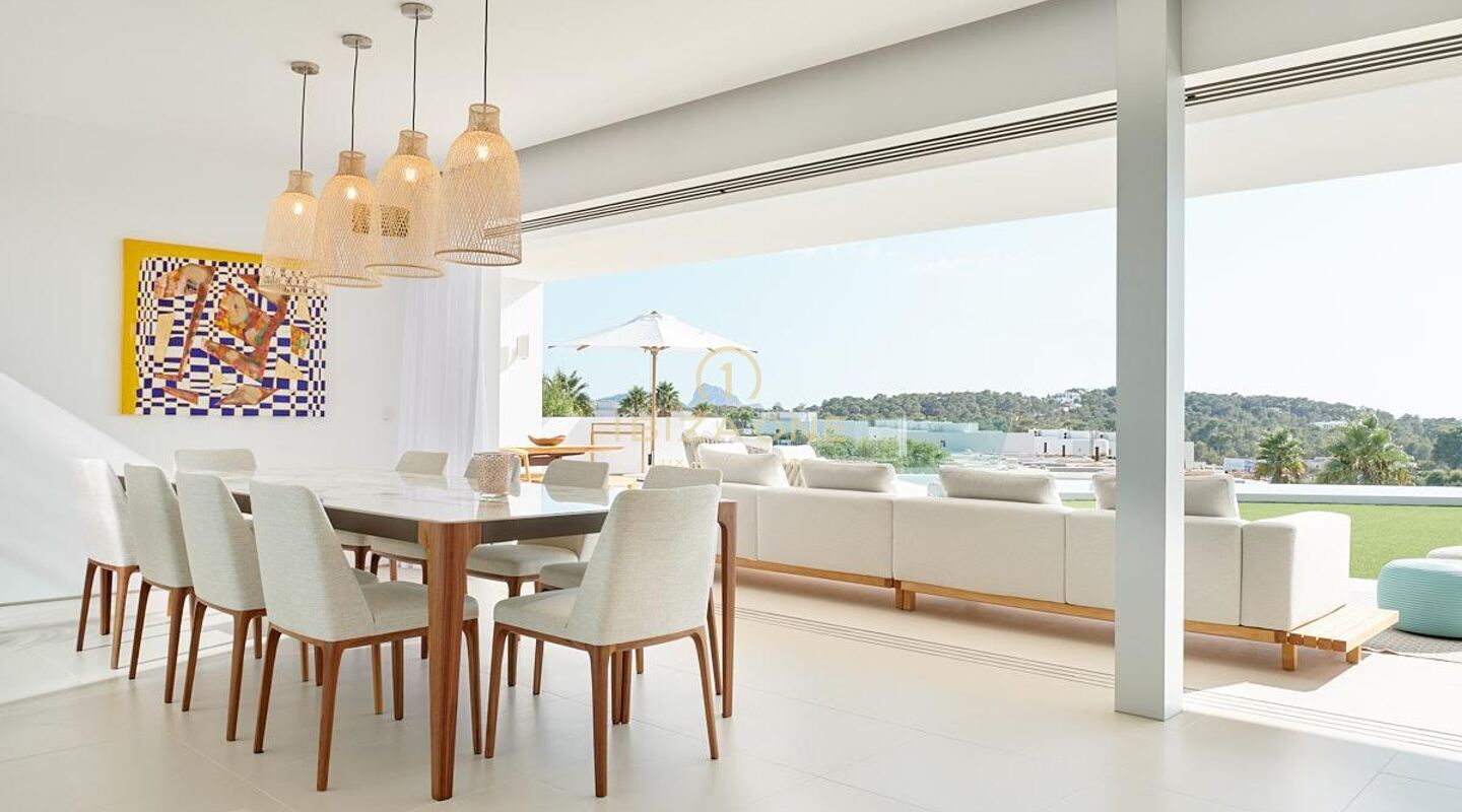Moderne neu gebaute Luxusvilla mit unglaublichem Blick auf den Sonnenuntergang und das Meer in privater Urbanisation zu verkaufen, Ibiza