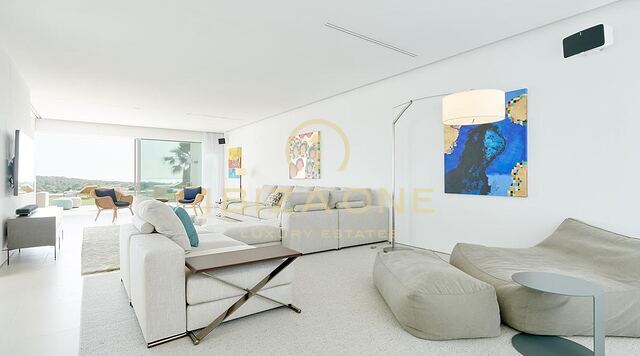 Moderna villa de lujo de nueva construcción con increíbles vistas al atardecer y al mar en urbanización privada en venta, Ibiza