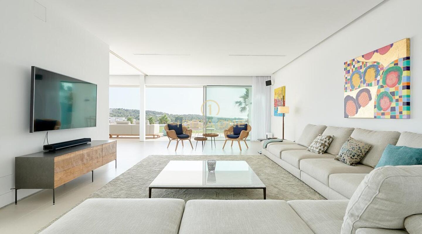 Villa de luxe moderne nouvellement construite avec une vue incroyable sur le coucher du soleil et la mer dans une urbanisation privée à vendre, Ibiza
