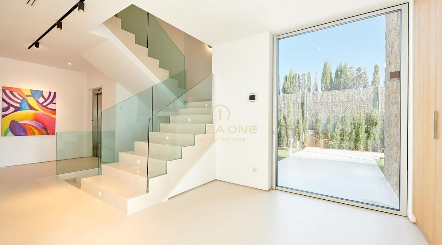 Moderna villa di lusso di nuova costruzione con incredibile vista sul tramonto e sul mare in urbanizzazione privata in vendita, Ibiza