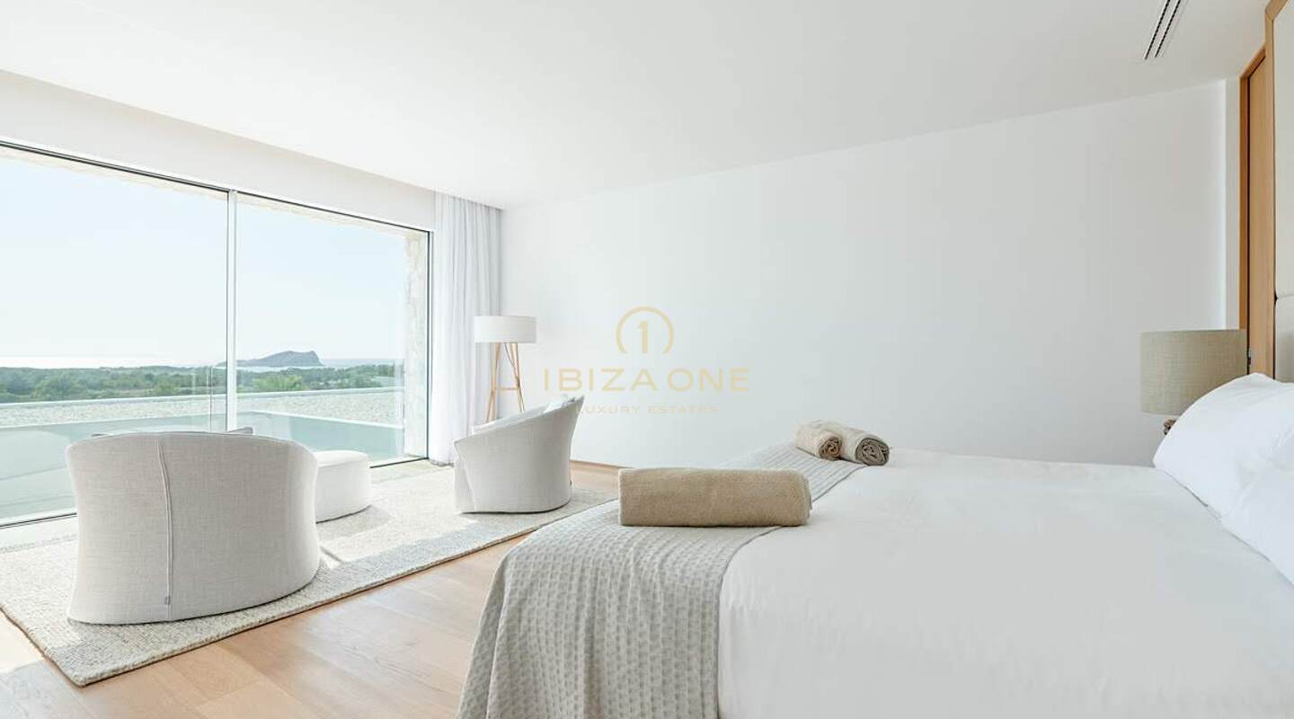 Moderne neu gebaute Luxusvilla mit unglaublichem Blick auf den Sonnenuntergang und das Meer in privater Urbanisation zu verkaufen, Ibiza